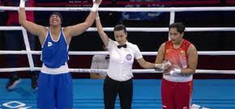 Khadija El Mardi ,1ère boxeuse marocaine à la finale d’un championnat mondial
